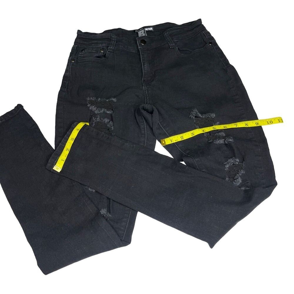 Fashion Nova Womens Black Distressed Denim Jeans Size 9 Ripped Torn